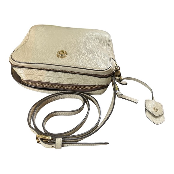 Tory Burch
Tory Burch Beige Leather Double Zip Robinson Crossbody Bag. - Picture 11 of 14